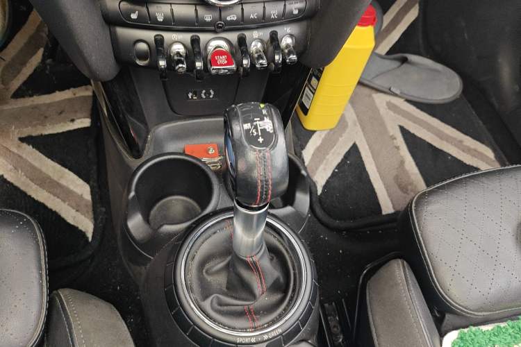 Used MINI 2016 2.0T COOPER S Pioneer Edition Five-Door Model Gear Lever