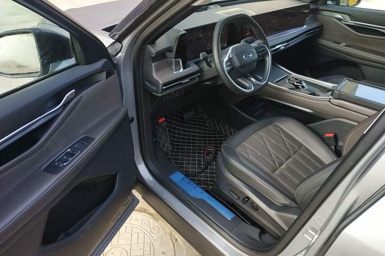 Used Ford Edge 2025 Ford Explorer L 2.0T EcoBoost E-Hybrid Four-Wheel-Drive 7-Seater Supreme Model
