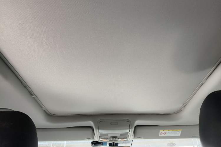 Used Volkswagen Tiguan 2015 2.0 TSI Automatic All-Wheel Drive Luxury Edition Headliner