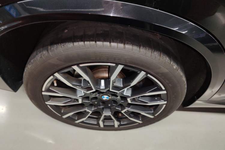 Used BMW X5 2023 xDrive 40Li M Sport Night Edition Package Exterior 5