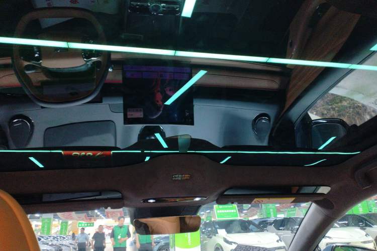 Used Geely Galaxy 8 2025 130km EM-P Starship Edition
