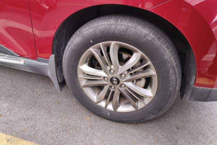 Used Hyundai ix35 2013 2.0L Automatic Two-Wheel Drive Smart GLS China IV Standard