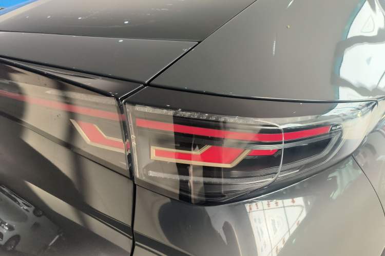 Used Volkswagen ID.UNYX 2024 Pro Long-Range Version Right Rear Taillight