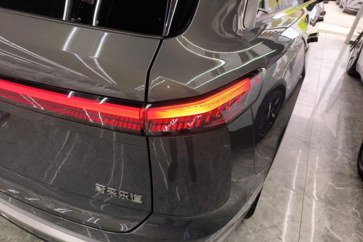 Used ONVO Luxeed L90 2025 Model—Max Six-Seater Version Right Rear Taillight