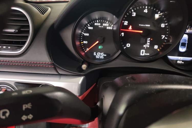 Used Porsche 718 2016 Boxster 2.0T Odometer Close Up