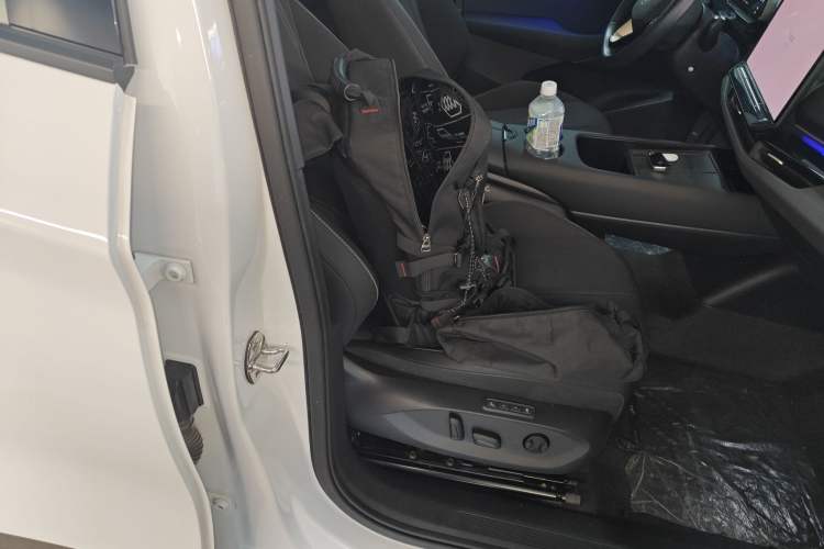 Used Volkswagen ID.UNYX 2024 Pro Long-Range Version
