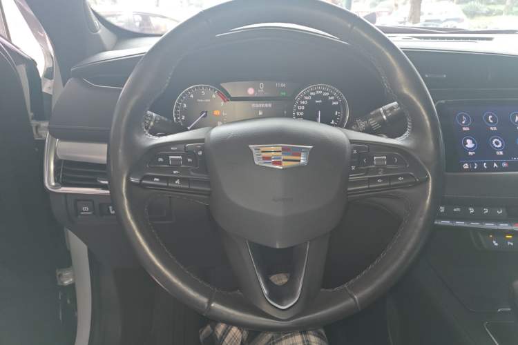 Used Cadillac XT4 2018 28T Two-Wheel Drive Leading Version