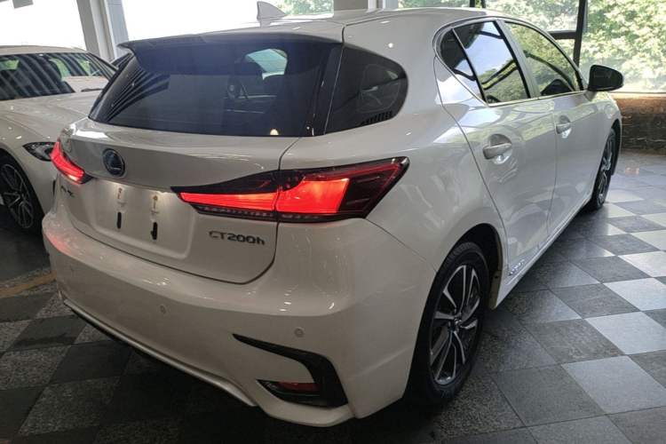 Used Lexus CT 2017 CT200h Elite Edition Solid Color China V Standard
