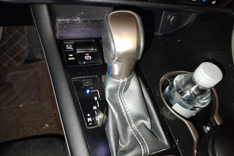 Used Lexus RX 2016 300 Two-Wheel Drive Comfort Edition China VI Standard Gear Lever