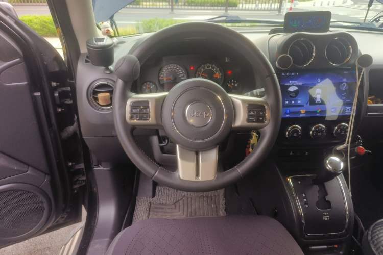 Used Jeep Patriot 2014 2.4L Sport Edition Steering Wheel