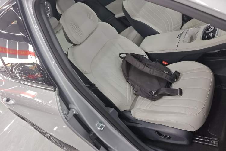 Used Geely Galaxy Xingjian 7 EM-i 2025 120km Flagship Edition Right Front Seat