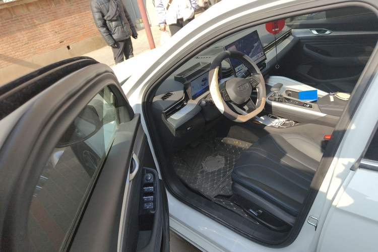 Used Geely Auto Preface 2025 Dongfang Yao 1.5TD Fuyao Edition
