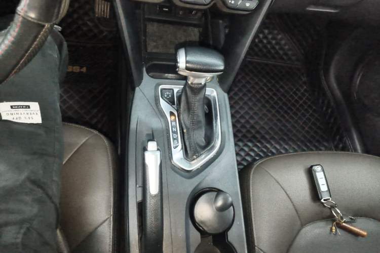 Used GAC Trumpchi GS4 2015 200T G-DCT Luxury Edition Gear Lever