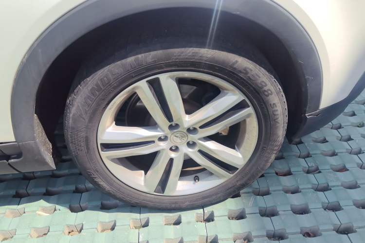 Used Zotye T700 2017 1.8T Dual-Clutch Prestige Model Right Front Wheel Hub