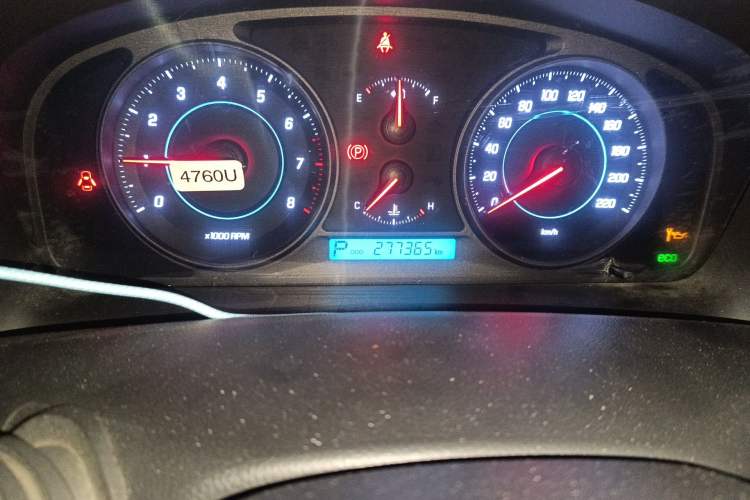 Used Chevrolet Captiva 2013 2.4L Two-Wheel Drive City Edition 7-Seater Odometer Close Up