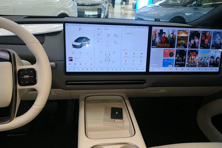 Used Li Auto i6 2025 Model Four-Wheel-Drive Standard Type Audio And AC Panel