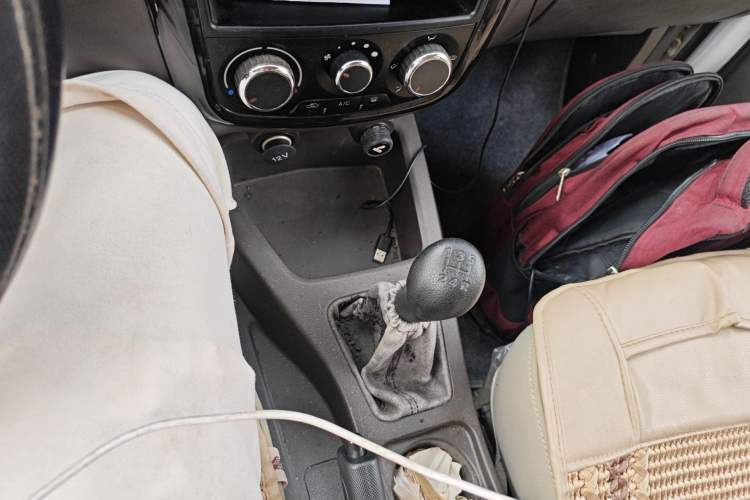 Used Wuling Rongguang V 2015 1.5L Standard Version
