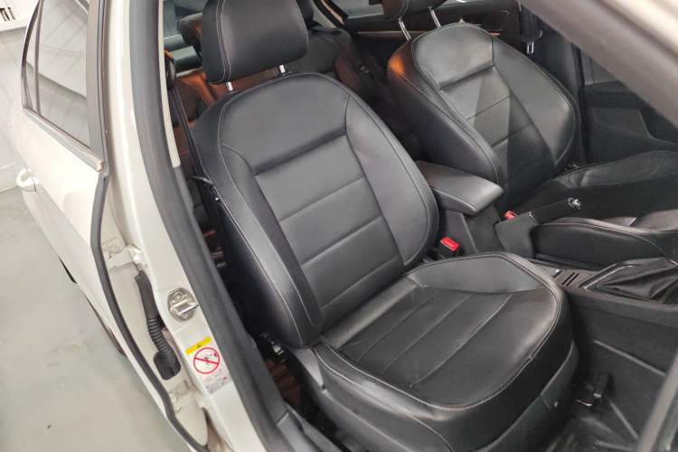 Used Volkswagen Lavida 2015 1.6L Automatic Comfort Edition Right Front Seat