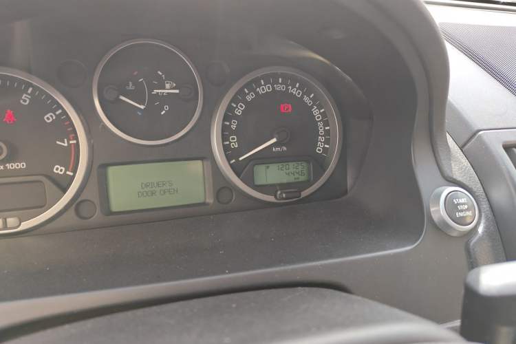 Used Land Rover Freelander 2 2010 3.2 i6 Automatic HSE Gasoline Version Odometer Close Up