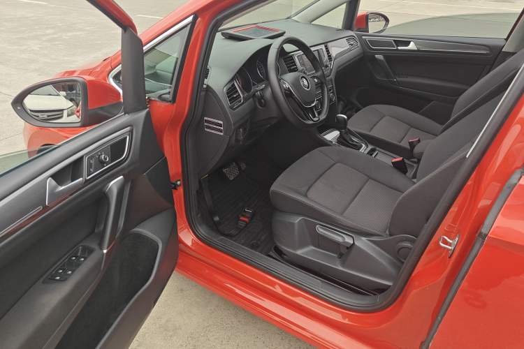 Used Volkswagen Golf Sportsvan 2016 230TSI Automatic Trend Edition