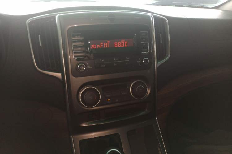 Used FORTHING Lingzhi PLUS 2021 2.0L Manual Comfort Version 7 Seats