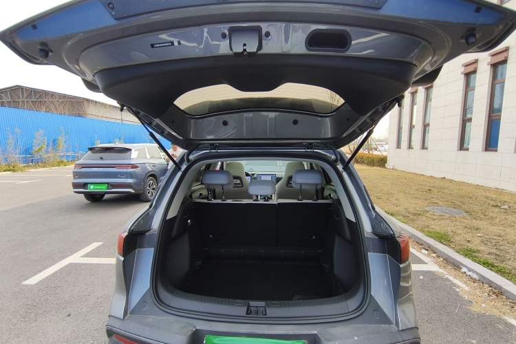 Used BYD Yuan UP 2025 Intelligent Driving Version 401 km Beyond-Range Edition
