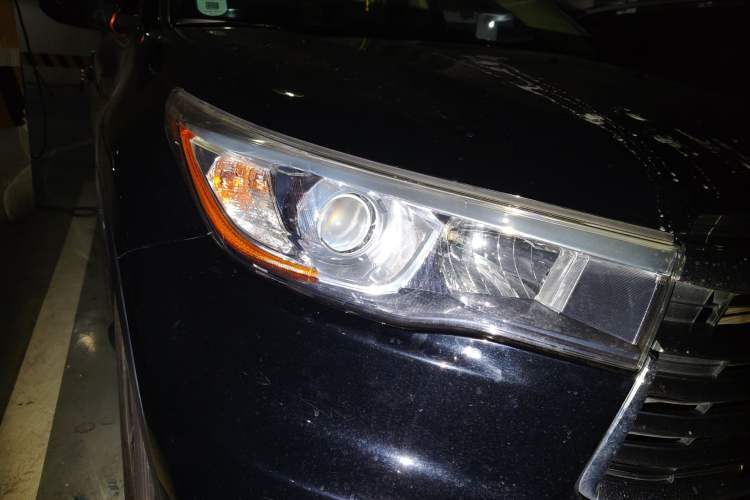 Used Toyota Highlander 2017 2.0T Four-Wheel Drive Elite Edition 7-Seater Right Front Headlight