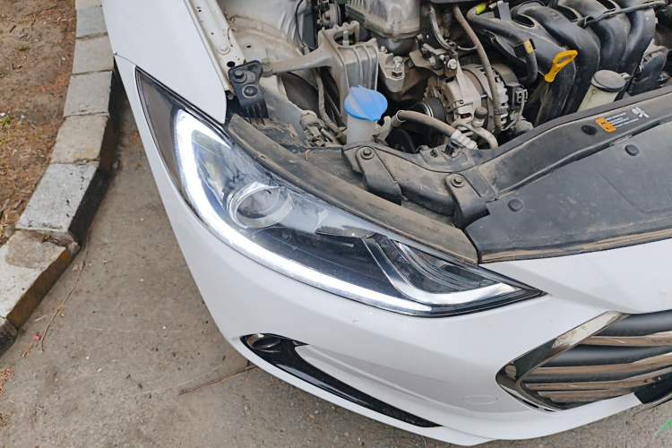 Used Hyundai Elantra (6th Generation / Lingdong) 2016 1.6L Automatic ZhiXuan – Elite Version Right Front Headlight