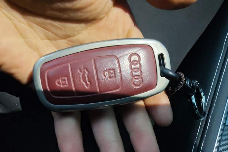 Used Audi Q6 2024 45 TFSI quattro Qiyun Edition Flying Rider Package 6 Seats Vehicle Key