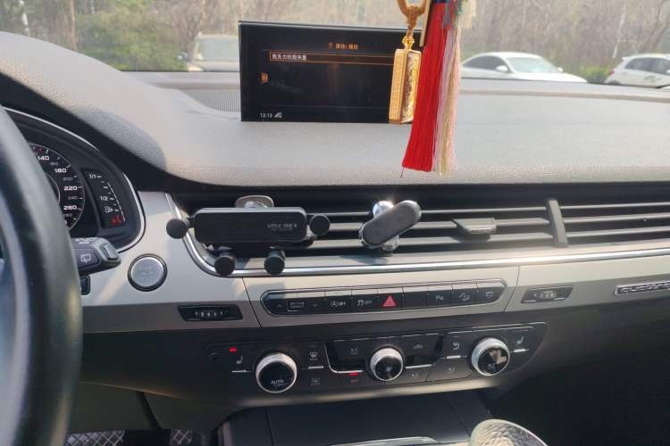 Used Audi Q7 2019 45 TFSI Comfort Model
