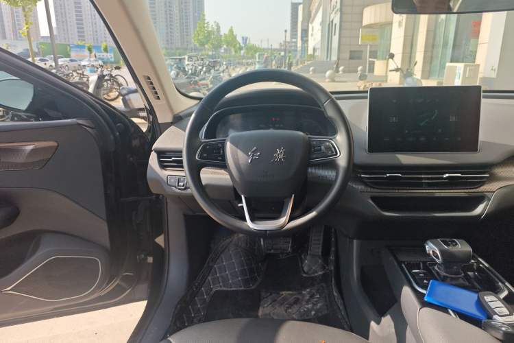 Used Hongqi E-QM5 2022 431 km Charge & Enjoy Edition
