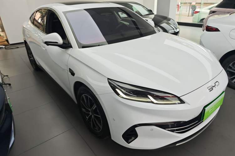 Used BYD Seal 06 New Energy 2025 DM-i Smart Drive 120KM Prestige Model Front Right 45 Deg