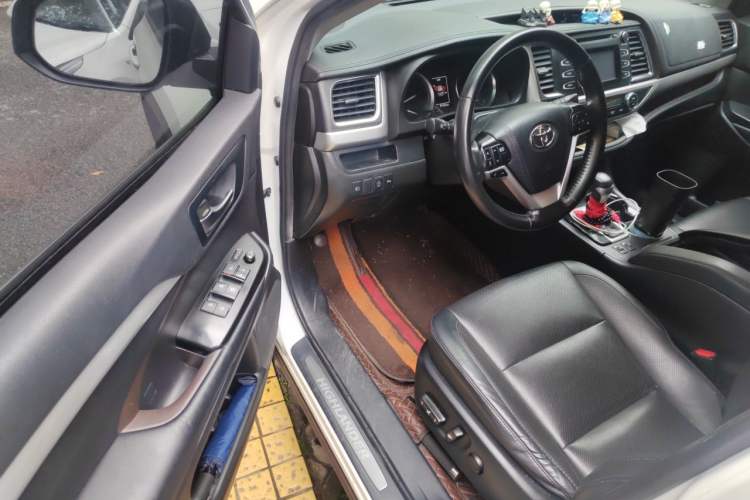 Used Toyota Highlander 2018 2.0T Four-Wheel Drive Luxury Version 7 Seats China VI Standard