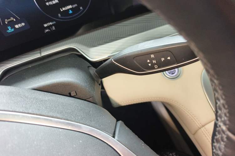 Used EXEED Lingyun 2024 300T Two-Wheel Drive Starlight Edition Gear Lever