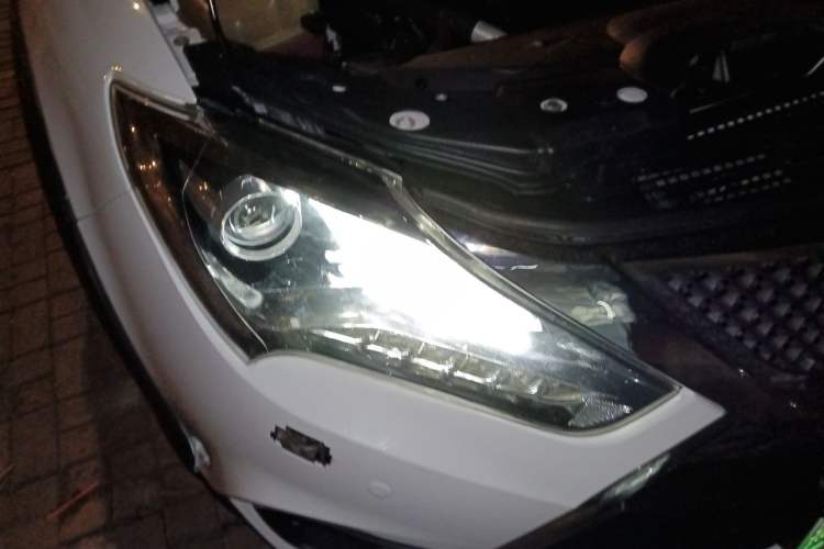 Used BYD Tang New Energy 2015 2.0T Four-Wheel-Drive Flagship Model
