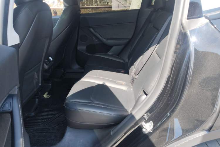 Used Tesla Model Y 2023 Rear-Wheel-Drive Version