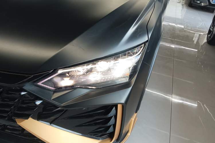 Used Dongfeng Aeolus Yixuan MAX 2021 1.5T Nightbreak Dawn Edition
