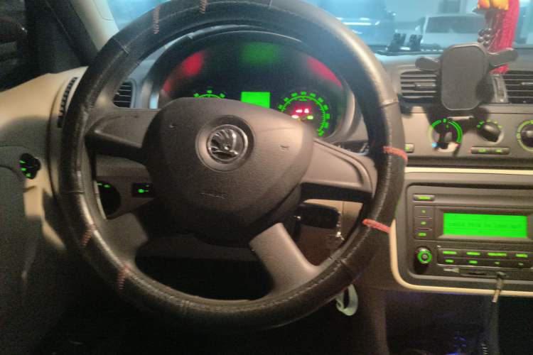 Used Skoda Fabia 2014 1.4L Automatic Crystal Edition