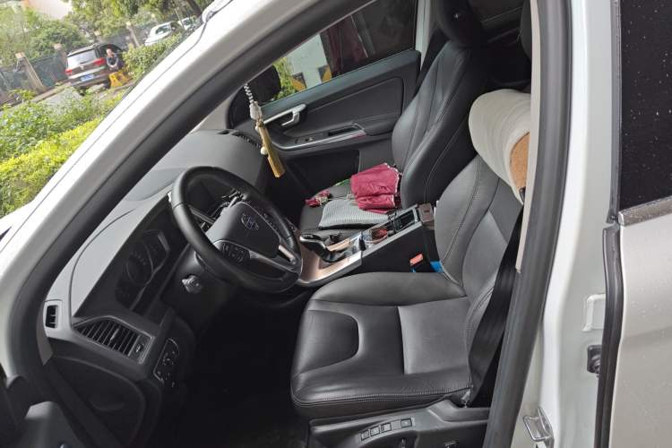 Used Volvo XC60 2017 T5 AWD Smart Upgrade Edition Left Front Seat