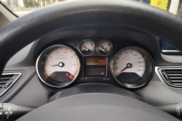 Used Peugeot 308 2014 Enjoy Edition Classic 1.6L Manual YouShang Model
