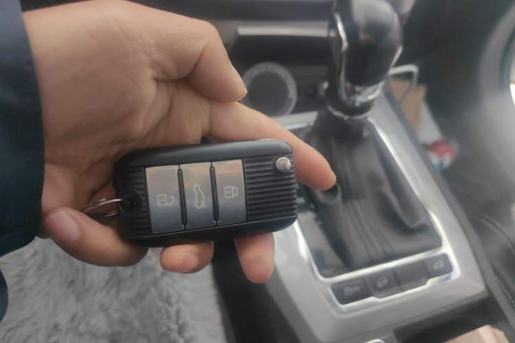 Used Roewe RX5 2016 30T Two-Wheel Drive Automatic Internet Smart Edition Vehicle Key