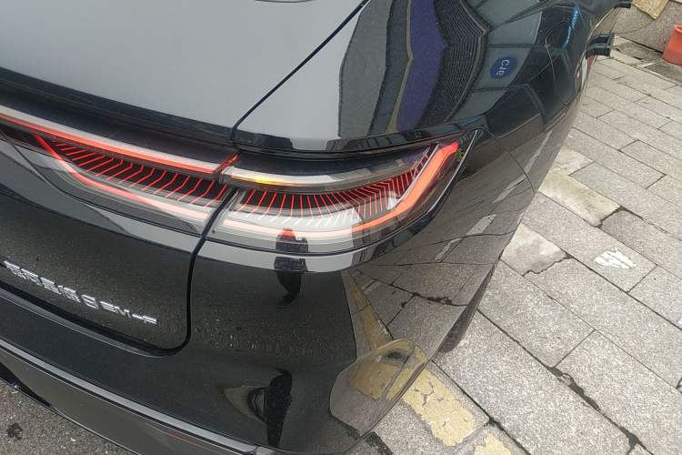 Used Geely Galaxy 8 2025 130km EM-P Starship Edition Exterior 3