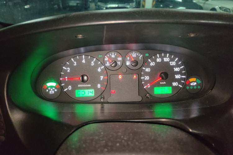 Used JAC Group Refine 2011 2.0L Shuttle Gasoline Standard Edition HFC4GA3