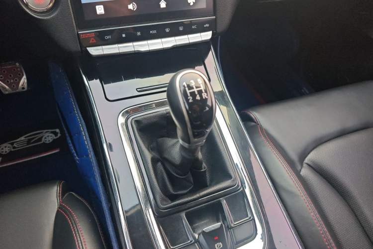 Used SWM G05 2019 2.0L Manual Luxury Edition