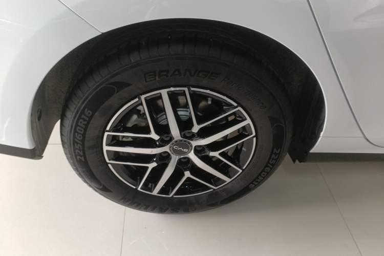 Used BYD Seal 05 DM-i 2025 DM-i Smart Drive 55KM Prestige Model Right Rear Wheel Hub