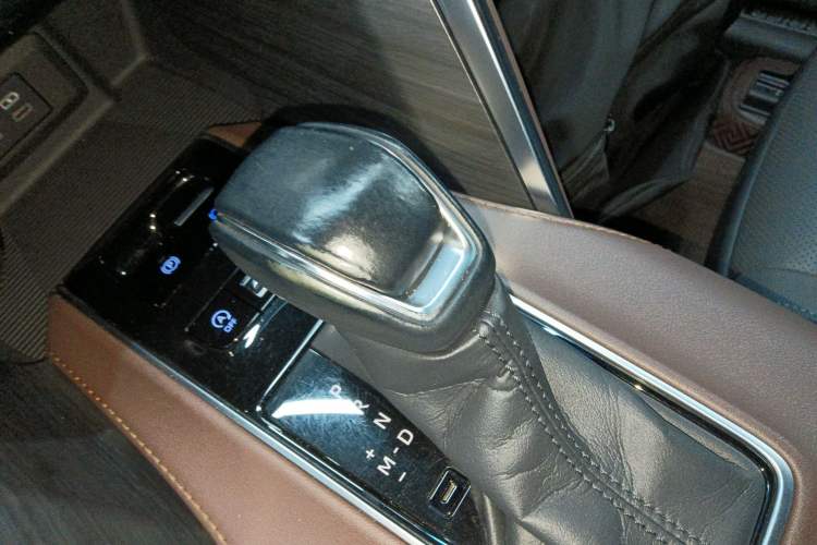 Used Toyota Harrier 2022 2.0L CVT Two-Wheel Drive Luxury Edition Gear Lever