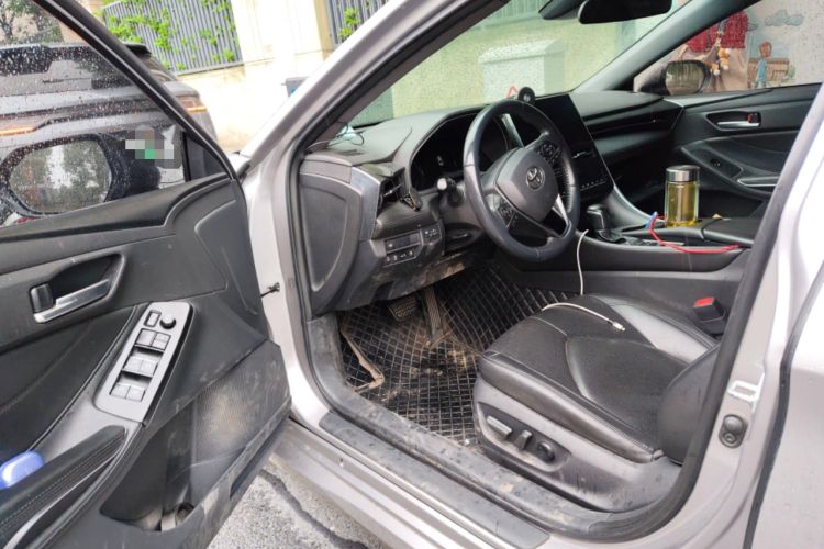 Used Toyota Avalon 2023 Dual-Engine 2.5L Luxury Edition Driver Seat