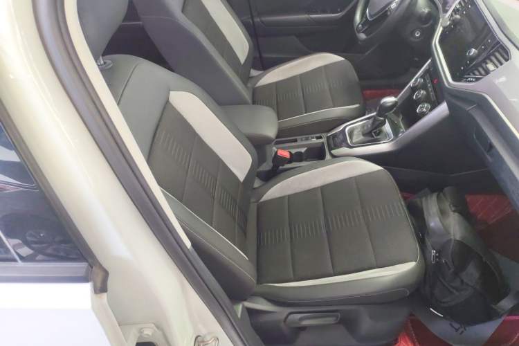 Used Volkswagen T-ROC 2020 230TSI DSG Two-Wheel Drive Advanced Version Right Front Seat