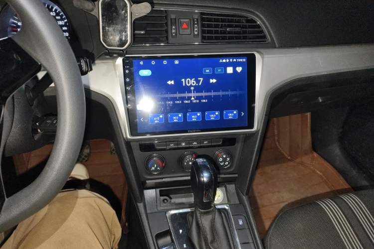 Used Volkswagen Lamando 2015 230TSI DSG Fashion Edition
