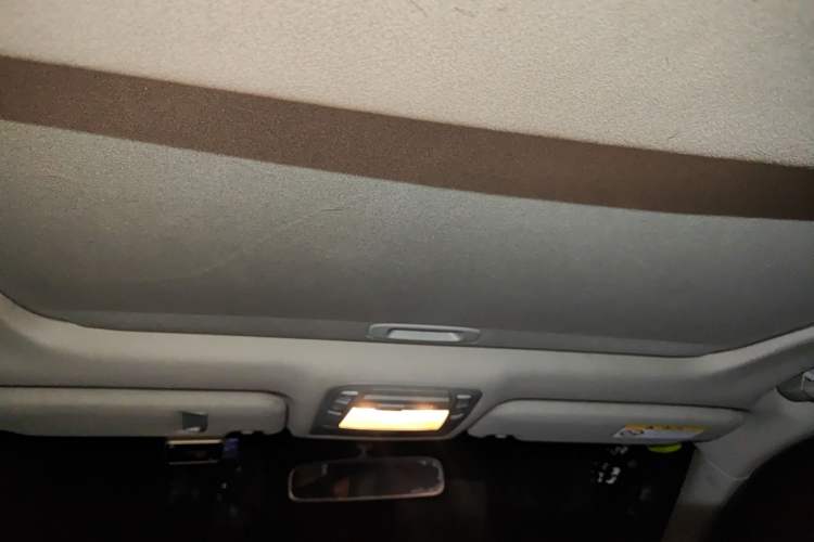 Used Toyota Crown 2015 2.0T Fashion Edition
